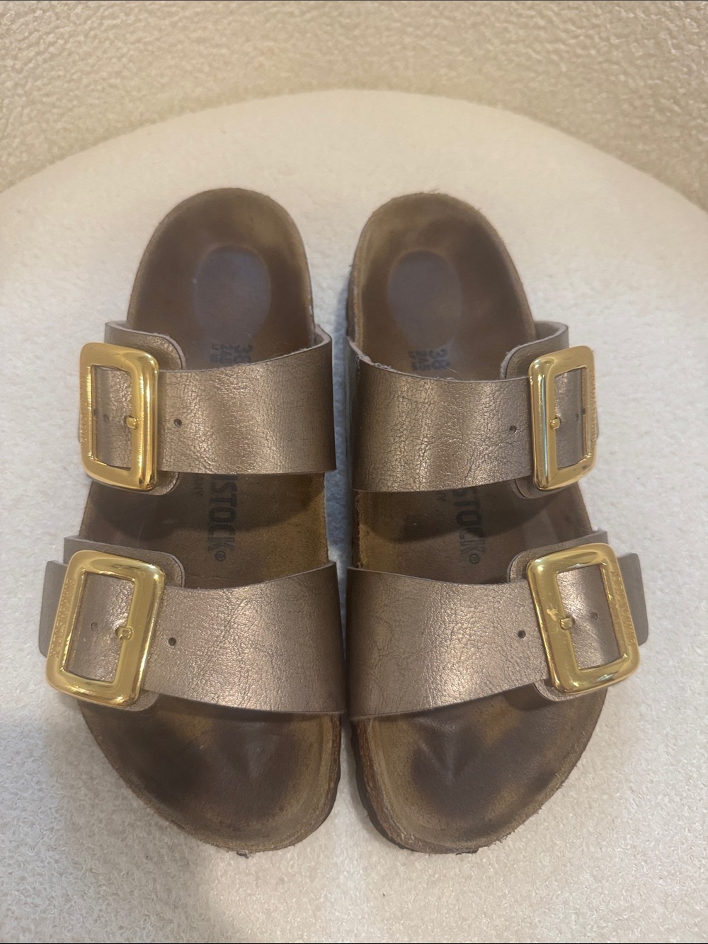 Birkenstock Women’s Metalic Sandals in with Gold Buckles - Picture 5 of 10